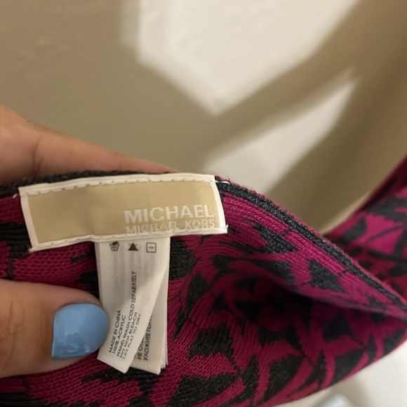 Michael Michael Kors Womens Logo Acrylic Infinity Scarf 60 x 9 Raspberry/Gray - Picture 3 of 8